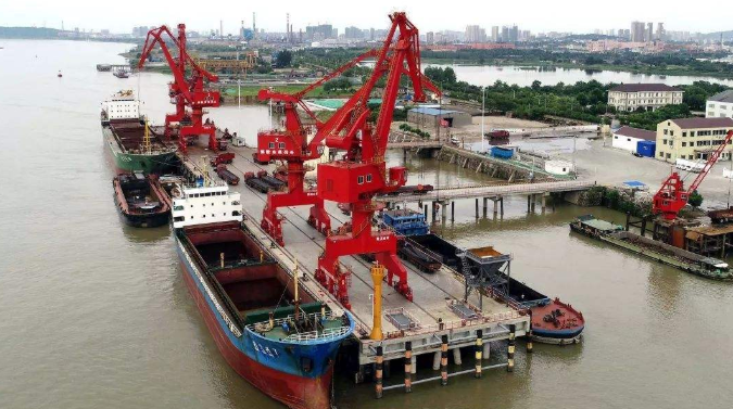 新泰概述露天料场港口封闭问题的实行方法